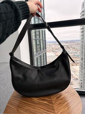 HVISK Crescent Shoulder Bag